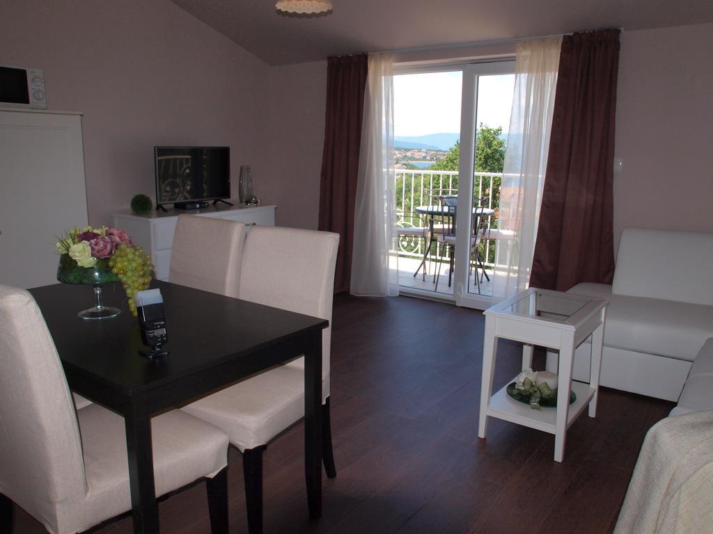 Guesthouse Olei Malinska Bagian luar foto