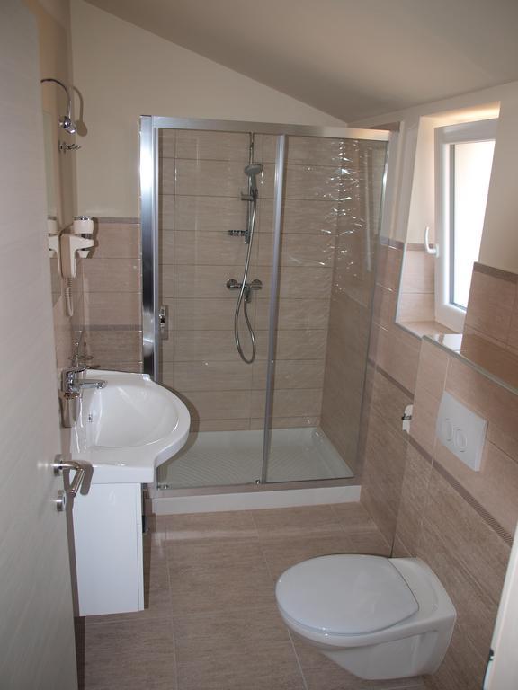 Guesthouse Olei Malinska Bagian luar foto