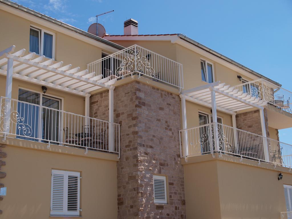 Guesthouse Olei Malinska Bagian luar foto