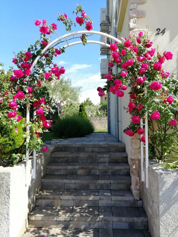Guesthouse Olei Malinska Bagian luar foto